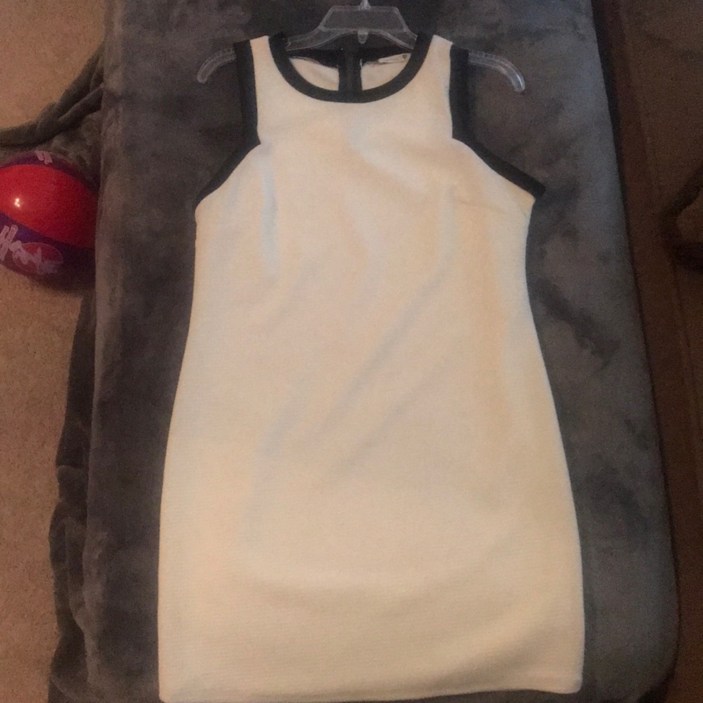 Sleeveless Soprano dress